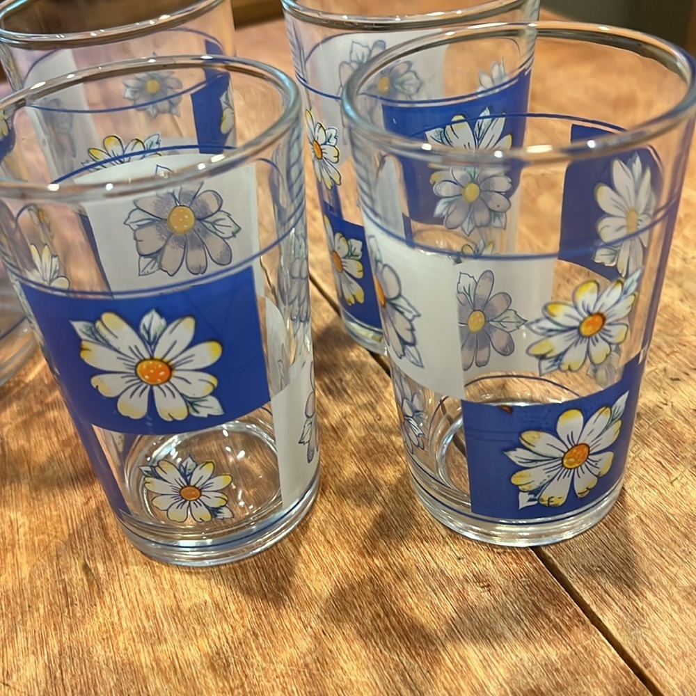 Vintage Kig Indonesia Floral Glass Carafe & Tumbler Set - Blue and White Daisies - Picture 3 of 5